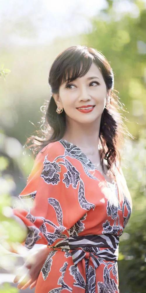 90年代，颜值最高的10大女明星排名，张曼玉仅第5，第1名无争议