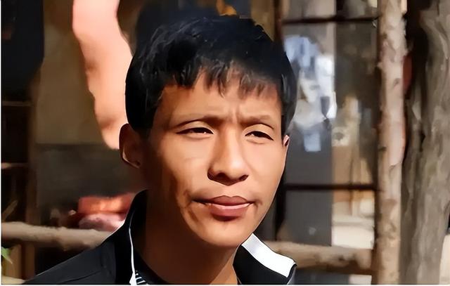 男人有钱就变坏?结婚七年成名之后却坚决原配离婚,如今他后悔不