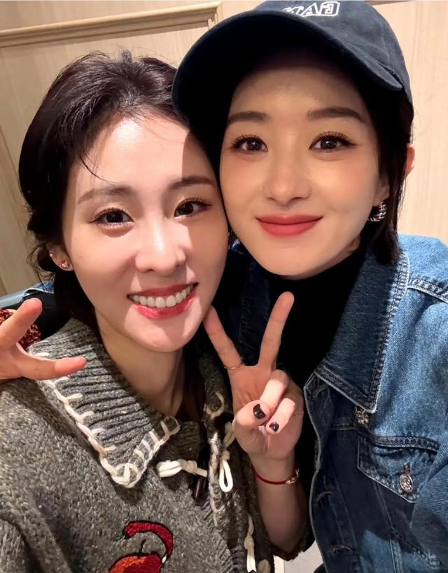 张碧晨6岁的女儿身高惊人 与赵丽颖儿子青梅竹马 华晨宇独自酗酒
