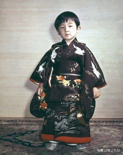 日本德仁天皇童年私密照 美智子皇后是个好妈妈
