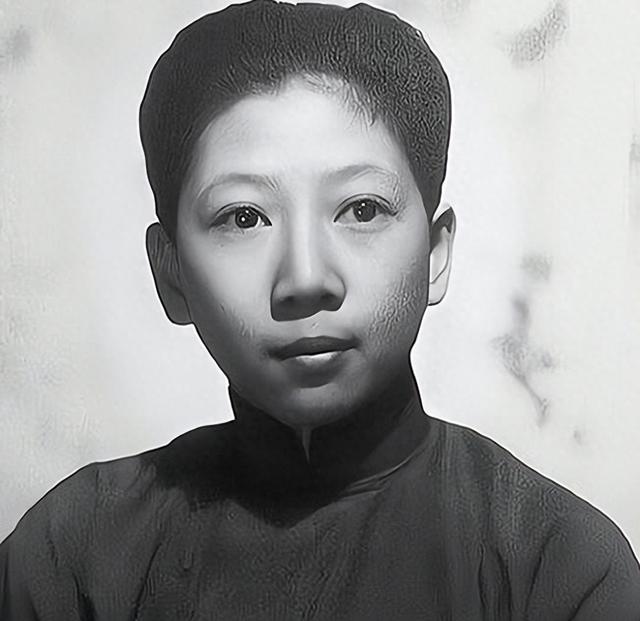 1946年，孔令俊遭龙云儿子调戏，双方拔枪互射，二小姐冲在最前