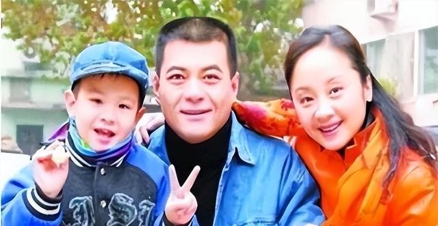 同是王新军儿子,前妻生的和后妻生的一对比,差距太明显了