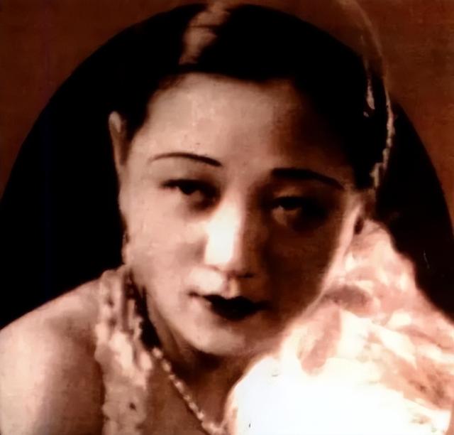1975年,一个女乞丐死在街头,一路人凑近一看惊呼道:怎么是她?