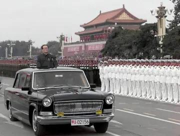江泽民魂归大海，毛泽东诗词读起来：江山靠谁守？