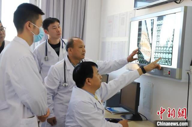 北京医疗专家千里赴草原,为数十万民众建心梗急救网络