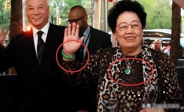 华晨宇:我爸华福雄身价100亿,王思聪:我爸王健林,身价11