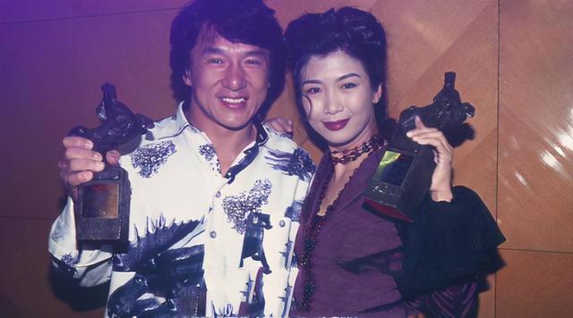 经典香港大尺度“三级片”《花街柳巷》,内容引起深思。值得一看