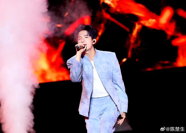 0713都跟随陈楚生开启巡演模式 生哥的演唱会时间也已定！