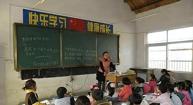 最美女教师葛红花,34年前被一对光棍兄弟收养,为报恩至今未婚