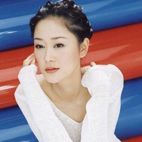 背景强大的于佳卉, 2段婚姻失败,至亲去世,43岁烧炭自杀离世