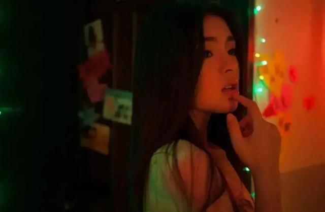 经典香港大尺度“三级片”《花街柳巷》,内容引起深思。值得一看
