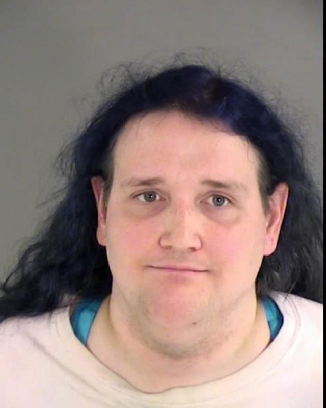 美国男子侵犯79岁痴呆母亲,自称跨性别者,要跟女囚关在一起