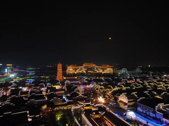 重磅发布:鸠兹古镇正式升级鸠兹夜游演艺小镇,品牌焕新启幕!