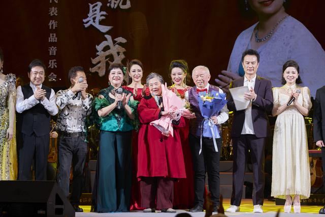 88岁朱逢博再唱《我的祖国》：她的歌声为何令人难忘？