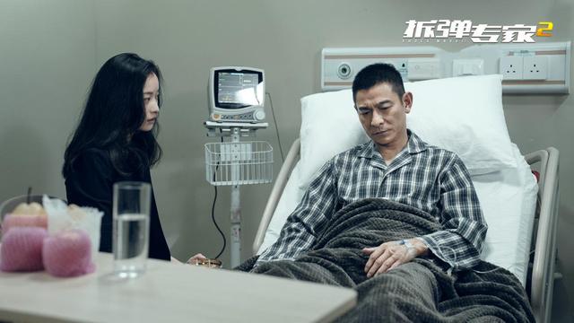 《拆弹专家2》:别为潘乘风叫冤,他本就是警队的“定时炸弹”