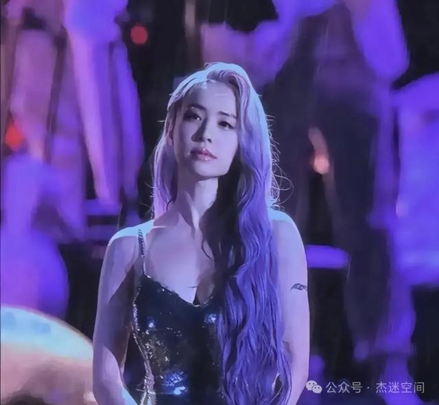 杰伦给别人写的歌然后自己翻唱的歌,你更喜欢哪个版本