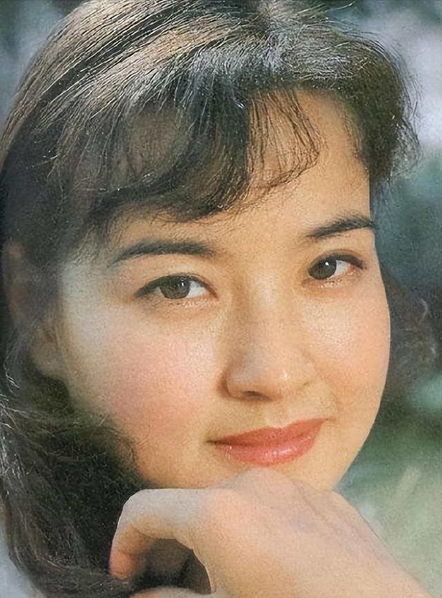 65岁的刘晓庆居然还能怀孕,曾经4次婚姻2次出轨,老公是怎么想的