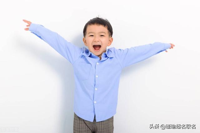 2022年带有“澈”字的男孩名,有着光明磊落,心思纯净的美好寓意