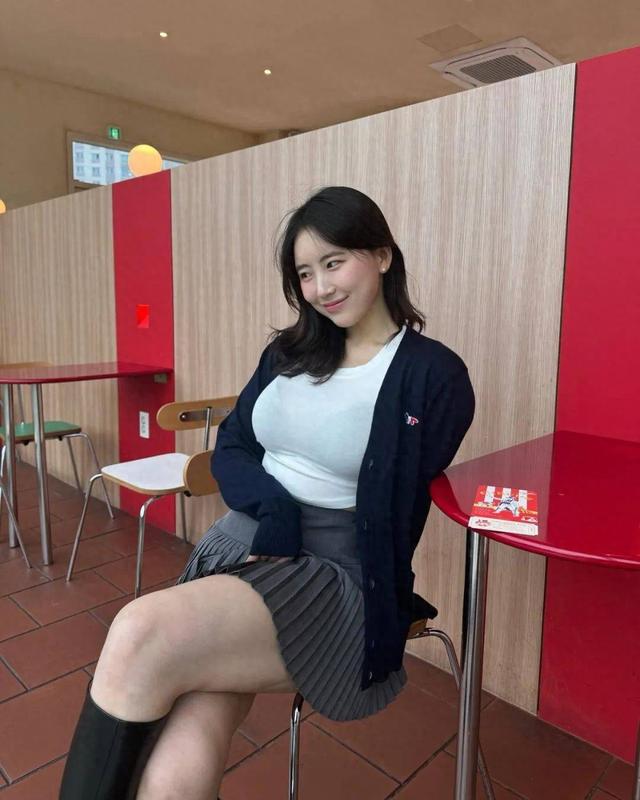 完美比例!韩国微胖女神,性感又治愈!