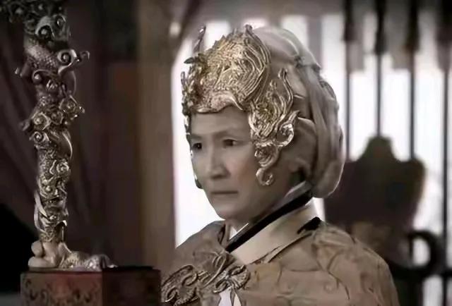杨家12寡妇各个下场凄凉,穆桂英被万箭穿心,只有一人平安回归