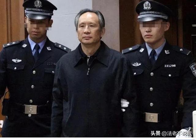 从歌唱家到囚犯！“落马老虎”的情妇罗菲，如何一步步自毁的？