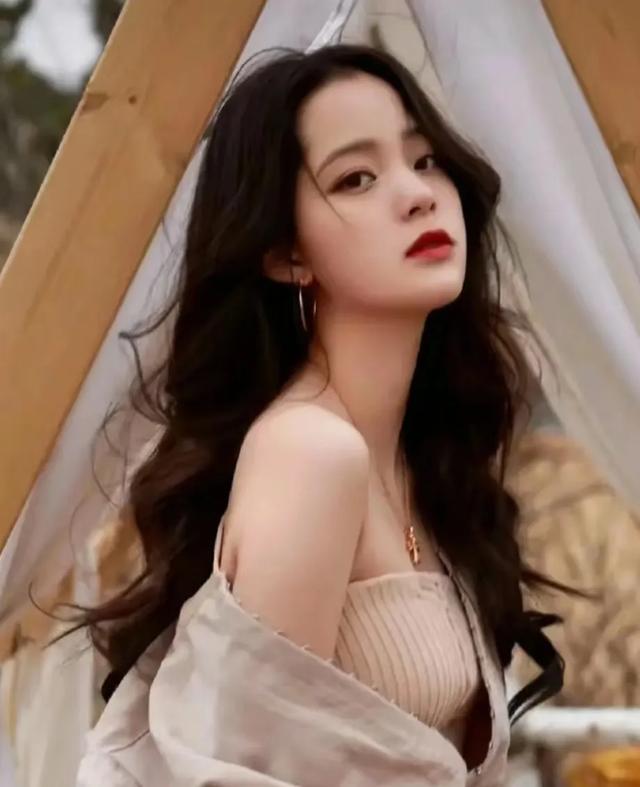 欧阳娜娜的美照写真，真是太性感了