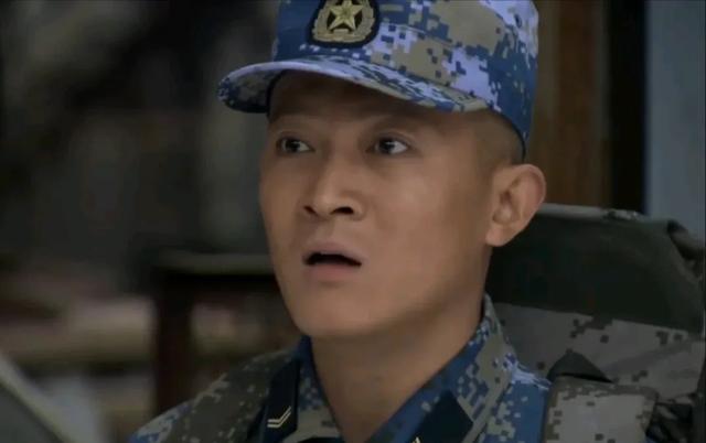 重温《火蓝刀锋》：原来龙百川如此偏爱蒋小鱼，都是为了弥补自己