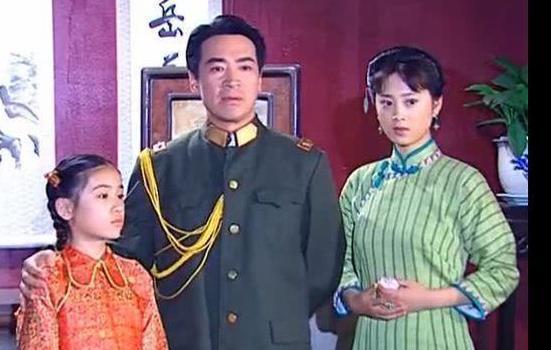 文佩不明白，为何司令最爱心萍，但李副官早就明白