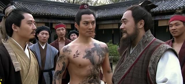 李师师为何对燕青情有独钟?具体原因有3个,第三条成熟女性都懂