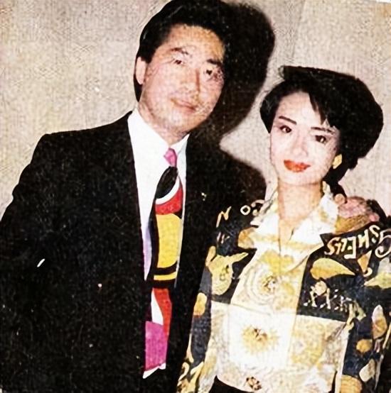 叶子楣57岁复出！将男友遗产拱手让人的她，落魄到向路人讨红包！