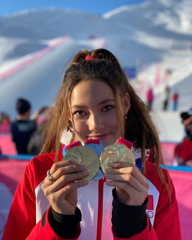 谷爱凌-奥运冠军、天才滑雪少女、时尚界宠儿、斯坦福学霸