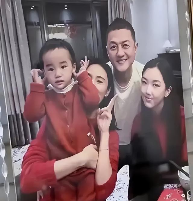 王菲被曝家庭遭遇重大变故,目前亲人有两个女儿,另外还有谢霆锋