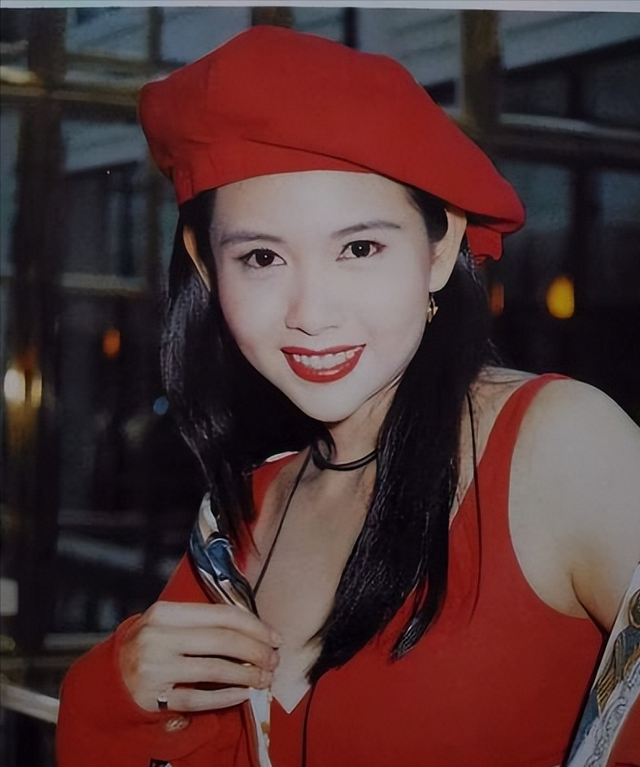 “三级片女王”邱淑贞:16岁出道,23岁“一脱成名”,31岁退圈