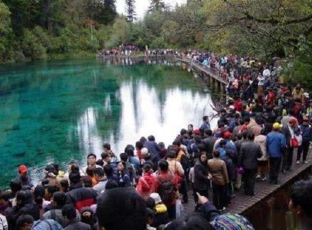 出国游比国内游便宜?有人这样算了笔账……