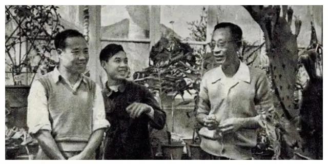 清朝末代格格街头摆摊叫卖,毛泽东称其有志气,我来安排