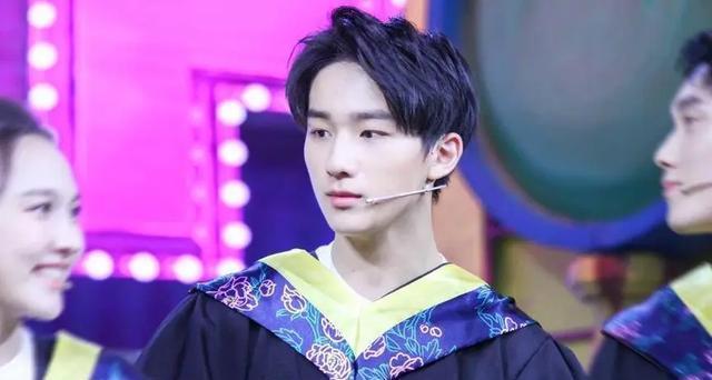 4位最成功的变形记主角：有人当武警，有人成顶流，个个今非昔比