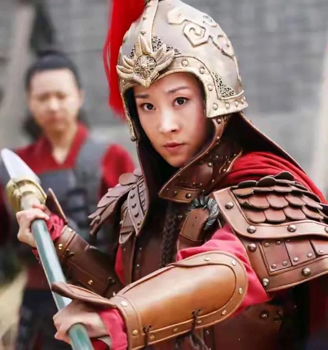 杨家12寡妇各个下场凄凉,穆桂英被万箭穿心,只有一人平安回归
