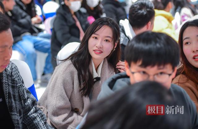 “我想爱,请给我机会!”极目相亲大会梦“享”情缘专场上演浪漫爱情