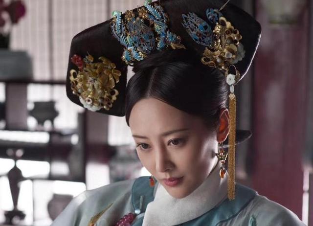 即使有孕也要让她伺候,从奴才升至皇贵妃,乾隆为何宠她20年?