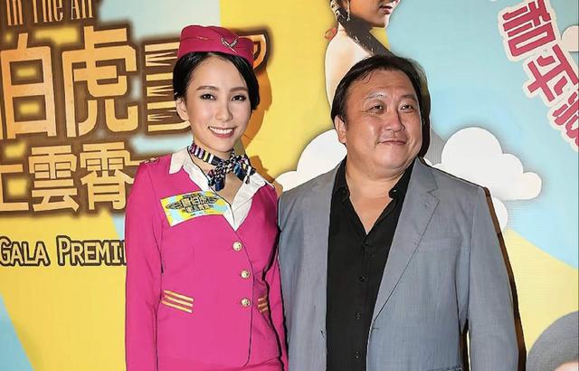 恭喜!香港知名女星被曝结婚,一脱成名后为男友主动收起性感