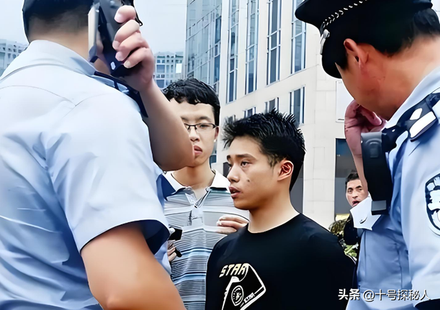 他是体操冠军，却因多次行窃被判入狱，靠街头卖艺乞讨为生