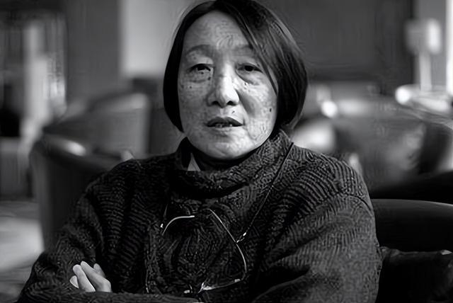 王洪文女儿：白酒起家成上海女富豪，多次拒绝绿卡，只因是中国人