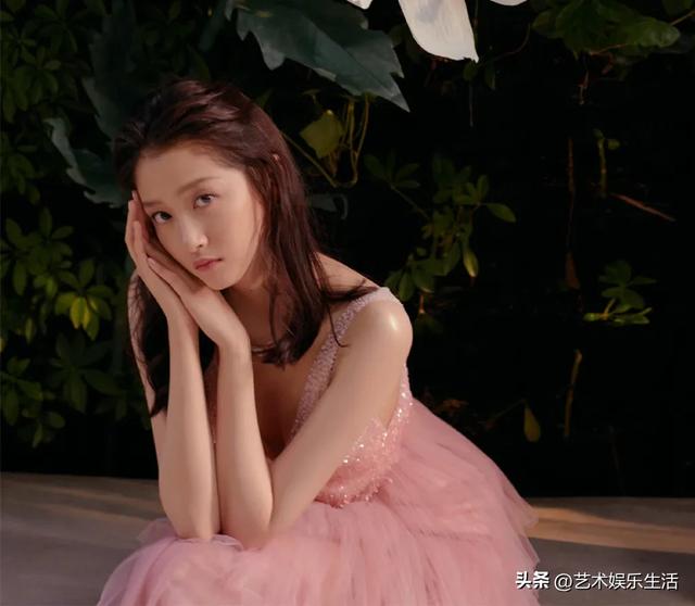 关晓彤,出演过119部影视剧
