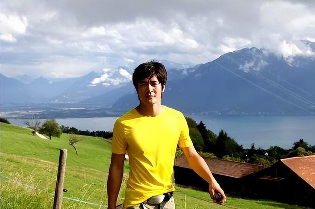 他28岁跳楼身亡,离开前顶楼徘徊3小时,留17字感人遗言告别人间