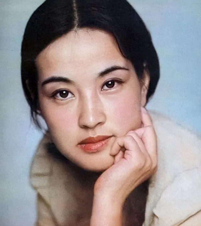 65岁的刘晓庆居然还能怀孕,曾经4次婚姻2次出轨,老公是怎么想的
