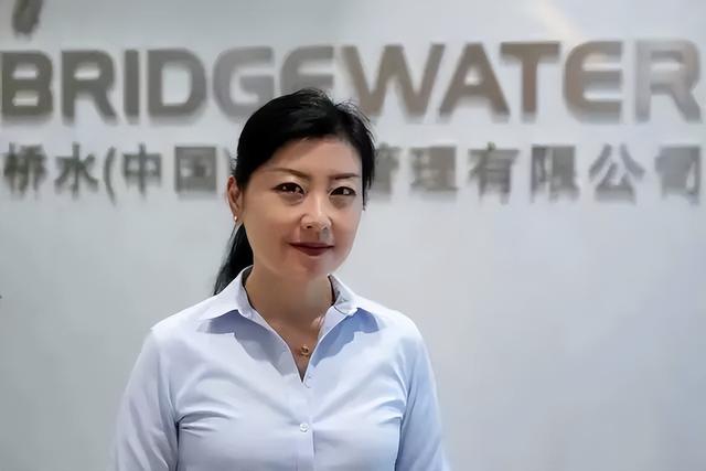 金融圈打工女皇崛起！年薪超6500万，生孩子还在给客户打电话？