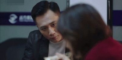 面条吻、伸舌头、嘴亲肿,吻戏阴影来袭,个个辣眼睛