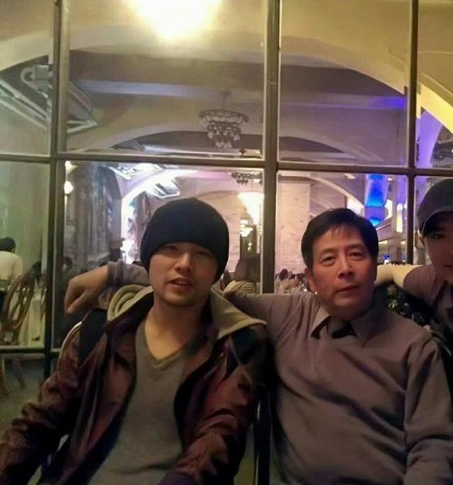 周杰伦父亲周耀中现身演唱会,周杰伦献唱《以父之名》,以报感恩