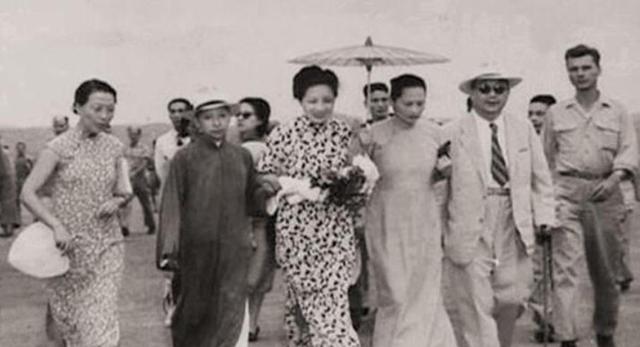 1946年，孔令俊遭龙云儿子调戏，双方拔枪互射，二小姐冲在最前