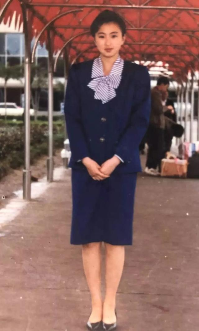 从空姐到童年女神，出道23年没火的她，年过40不婚专注搞事业